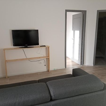 Appart Proche Toutes Commodites Souvigny Exterior photo